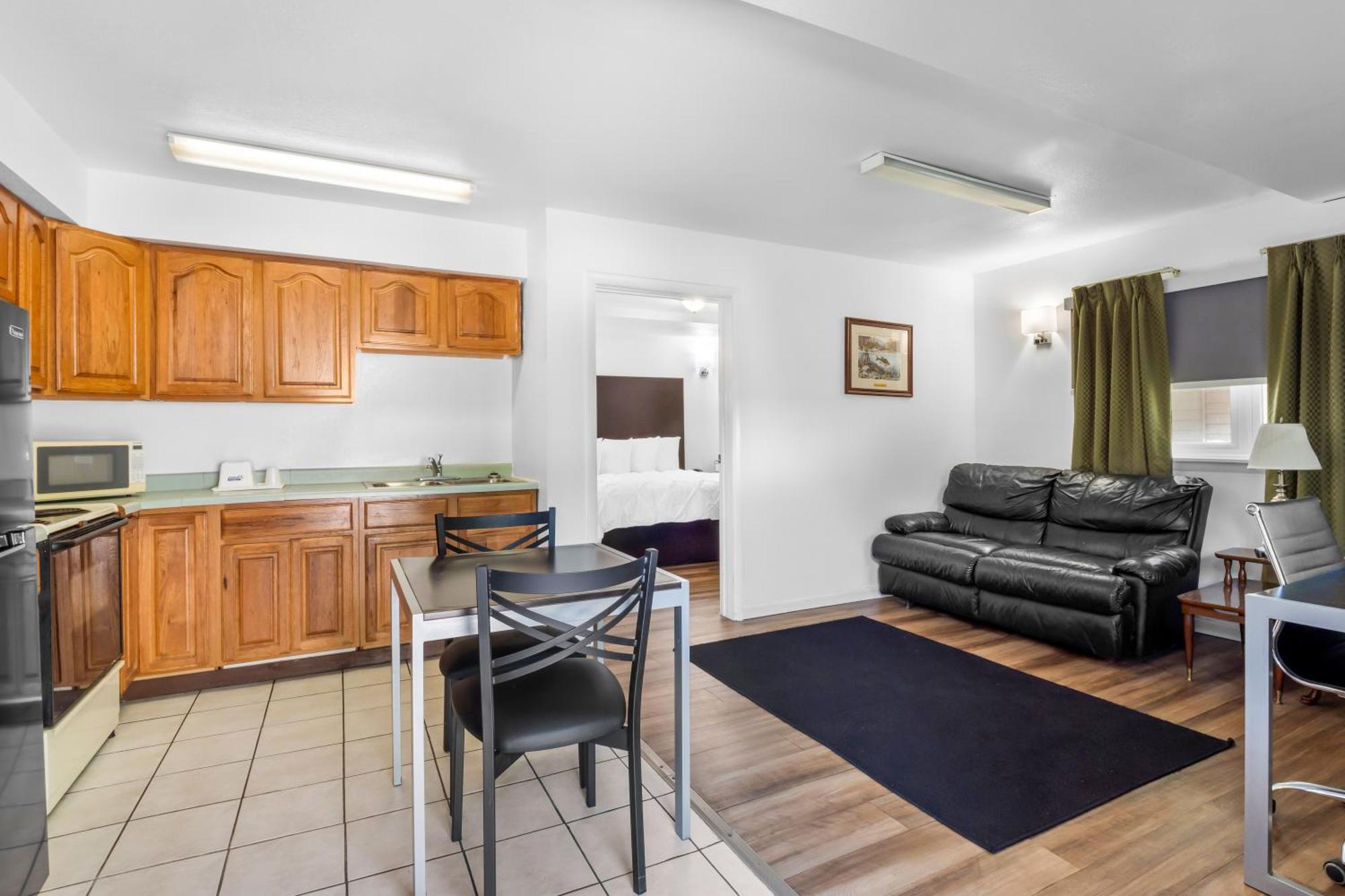 Americas Best Value Inn Jonesville/Hillsdale Exterior photo